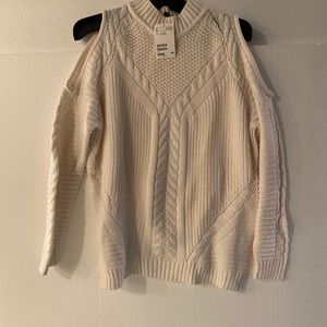 H&M winter white cold shoulder long sleeves top M